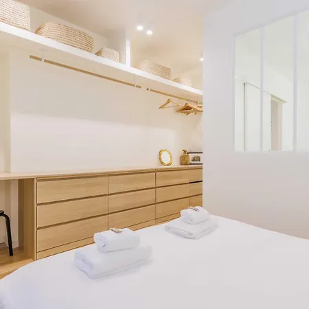 Modern - 2bdr-6p - Sacre Coeur Apartman Párizs