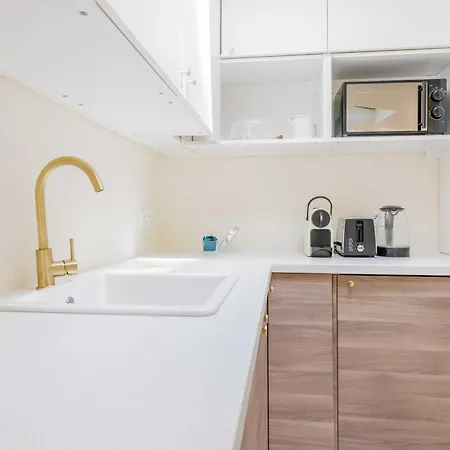 Modern - 2bdr-6p - Sacre Coeur Apartment